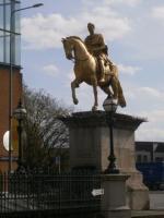 H_Hull_King_Billy_`golden`_statue_7275.JPG